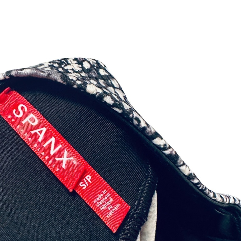 Spanx Faux Leather Snake Shine Leggings Size Small Shapewear Appear New 8866 - Picture 5 of 14